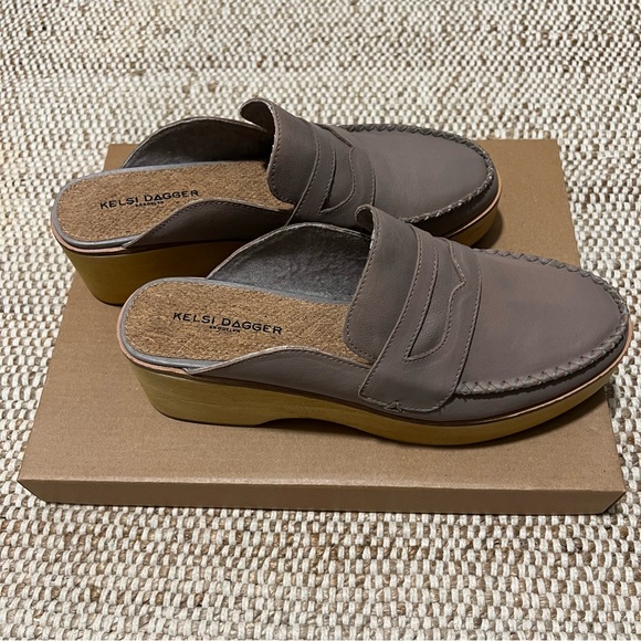 NWT Kelsi Dagger Platform Leather Loafer Clog - Picture 3 of 7